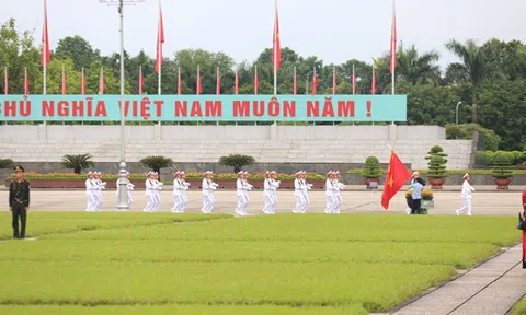 Khoảnh khắc thiêng liêng Lễ chào cờ tại Quảng trường Ba Đình ngày 2/9